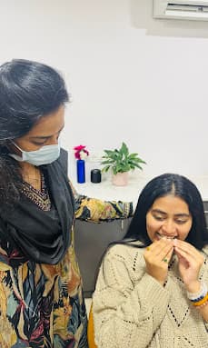 Child-friendly dental care and playful chair