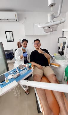 Artistic dental illustration wall décor